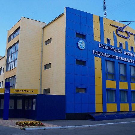 Апартаменты На Победы 25 Кременчук Екстериор снимка